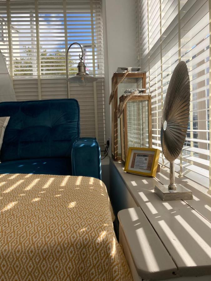 "Prospect House" - Two Private Apartments In This 17Th Century Cottage - Apartment 2 Has A Kids Cabin Bunk Room - Book Both Apartments For One Large House With Connecting Door In Lobby - Public Parking Outside Looe Extérieur photo