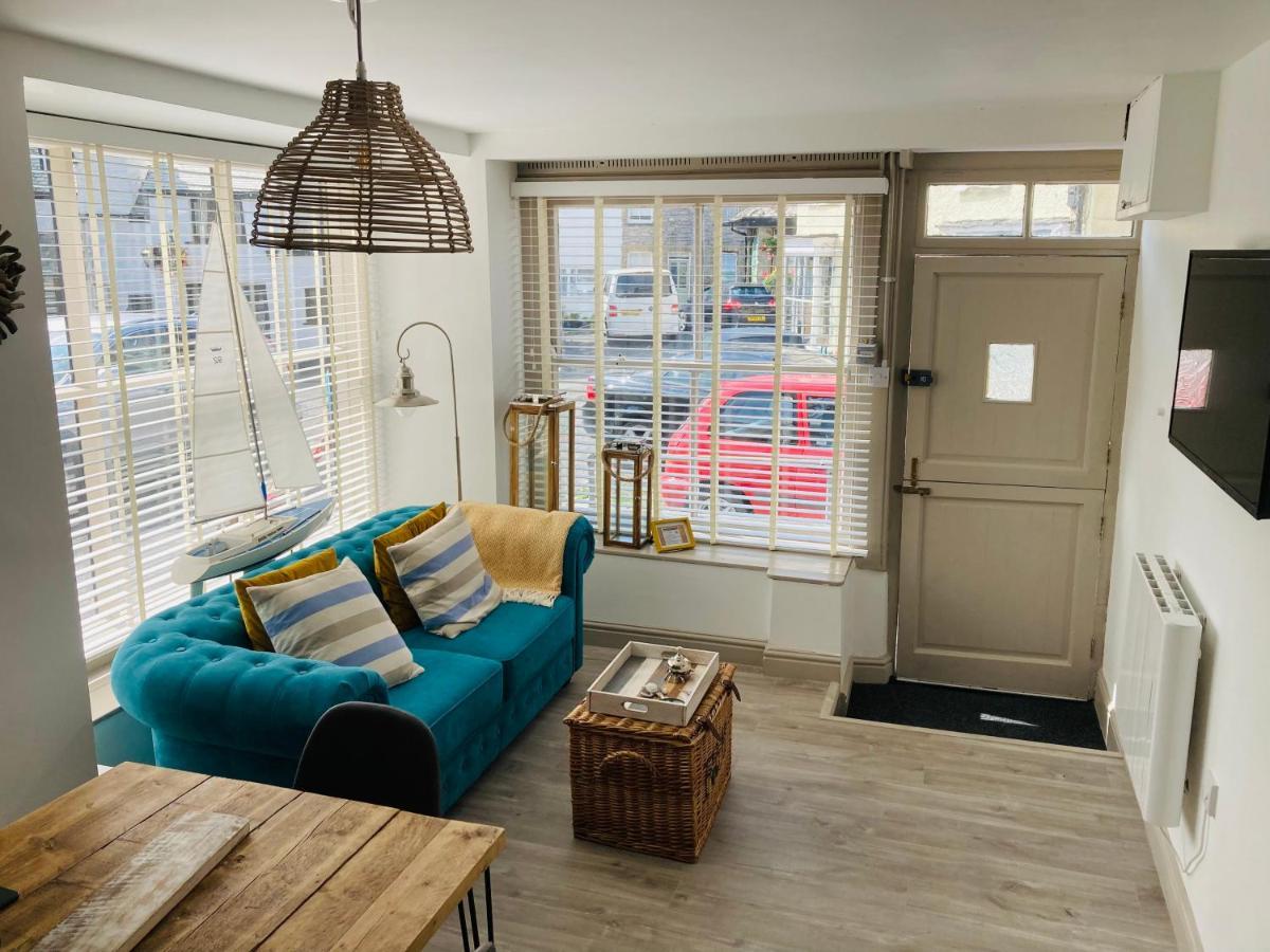 "Prospect House" - Two Private Apartments In This 17Th Century Cottage - Apartment 2 Has A Kids Cabin Bunk Room - Book Both Apartments For One Large House With Connecting Door In Lobby - Public Parking Outside Looe Extérieur photo